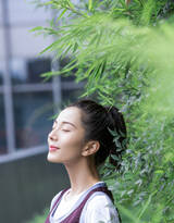 老师让我吃她胸 摸她奶视频,教师强迫学生模仿性行为视频 校园安全岌岌可危