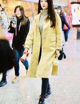 边亲边把手放衣服里｜古代礼仪之谜：亲亲藏手，传承礼仪之旅-1